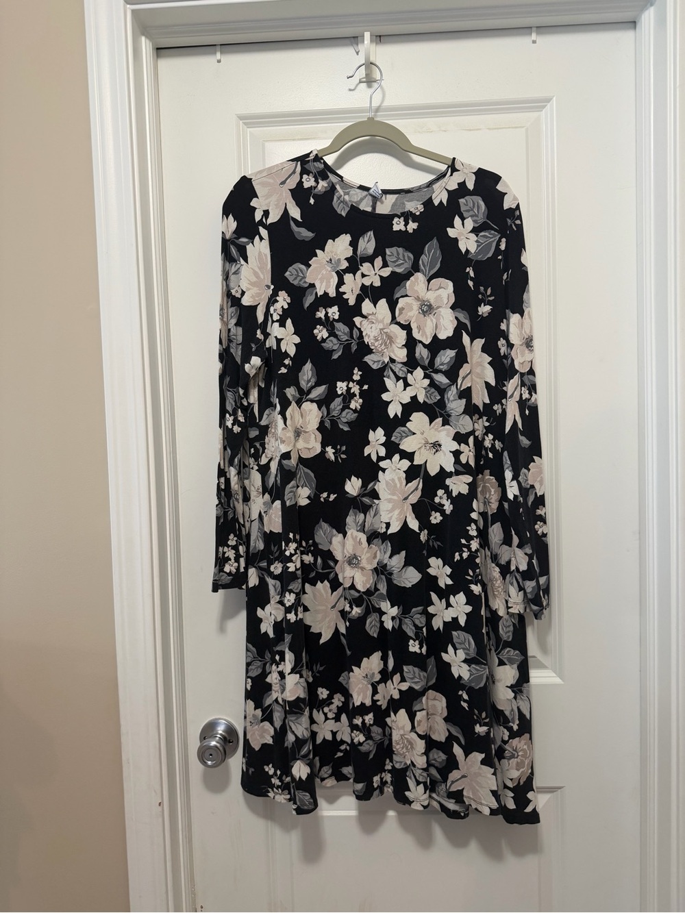 Old Navy Black Long-Sleeve Floral Swing Dress